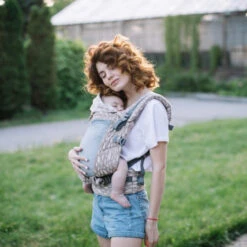 Porte-bébé Physiologique ONE + Cool LOVE & CARRY : Comparateur, Avis, Prix