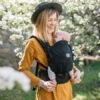 Porte-bébé Physiologique ONE + En Coton Bio LOVE & CARRY : Comparateur, Avis, Prix -Thule || BabyMoov || CYBEX Soldes 154f644b1208a9a65fbb9a98d152