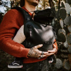 Porte-bébé HoodieCarrier LOVE RADIUS : Comparateur, Avis, Prix -Thule || BabyMoov || CYBEX Soldes d7dd49c4cf2faf1bea57cc635264